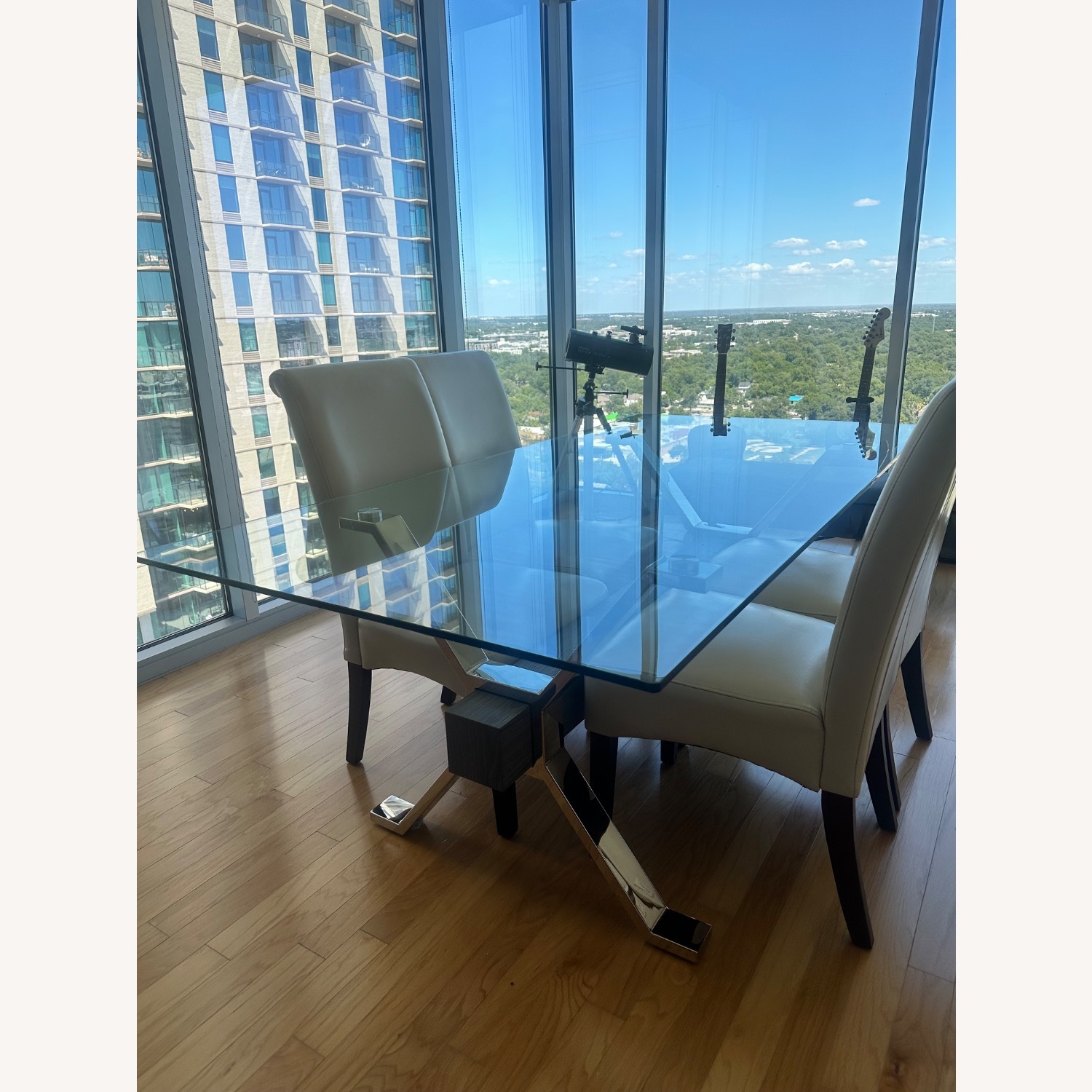 Rooms To Go Wyndhall 5 Pc Rectangle Dining Table With Chairs - image-2