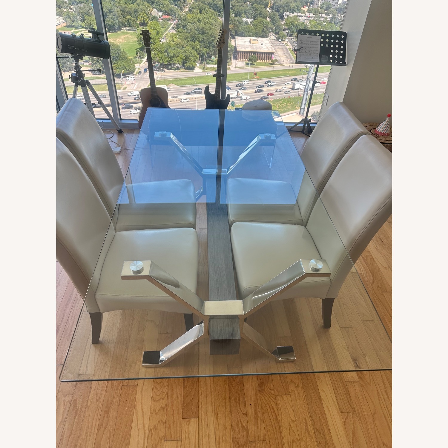 Rooms To Go Wyndhall 5 Pc Rectangle Dining Table With Chairs - image-1