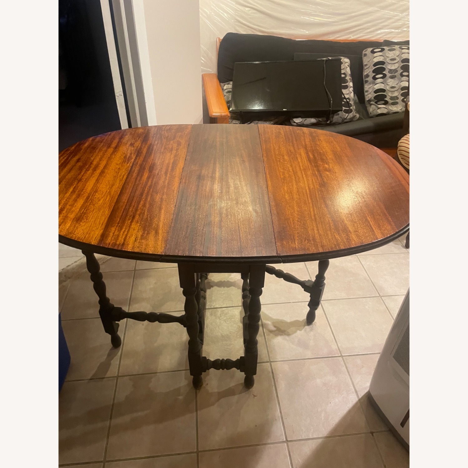 Adjustable Dining Table - image-3