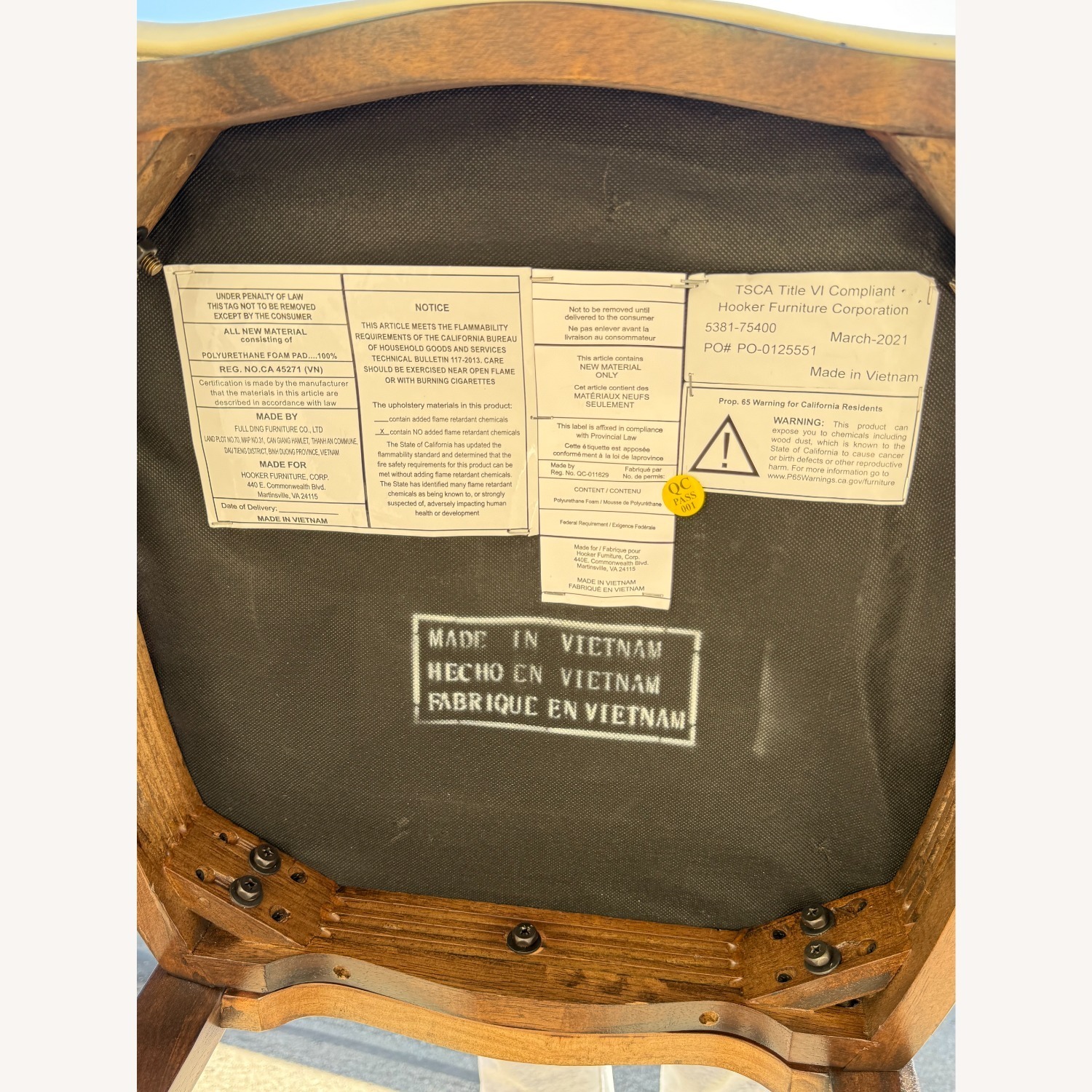 Hooker Furniture Dining Table & 8 Dining Chairs - image-13