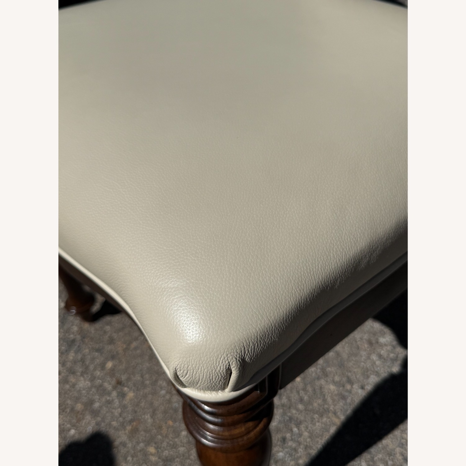 Hooker Furniture Dining Table & 8 Dining Chairs - image-11