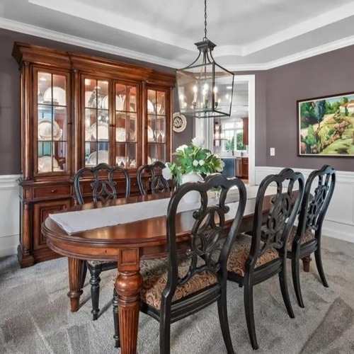 Used Thomasville Frederickburg Dining Set  for sale on AptDeco