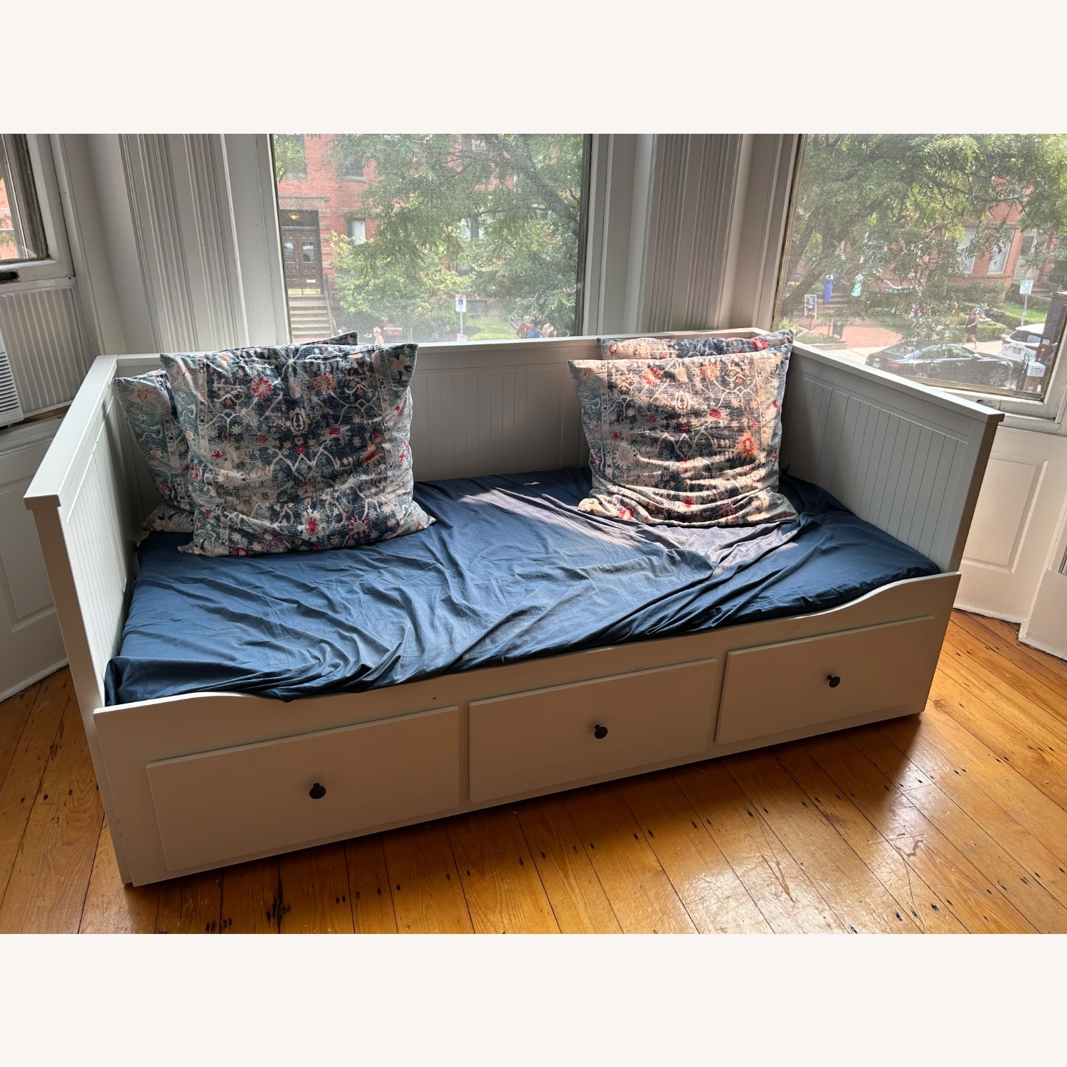 IKEA Hemnes Daybed Futon - AptDeco