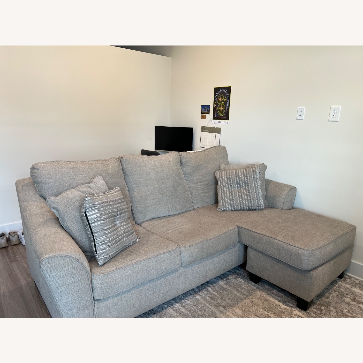 Signature Design Section Sofa Light Grey - image-0