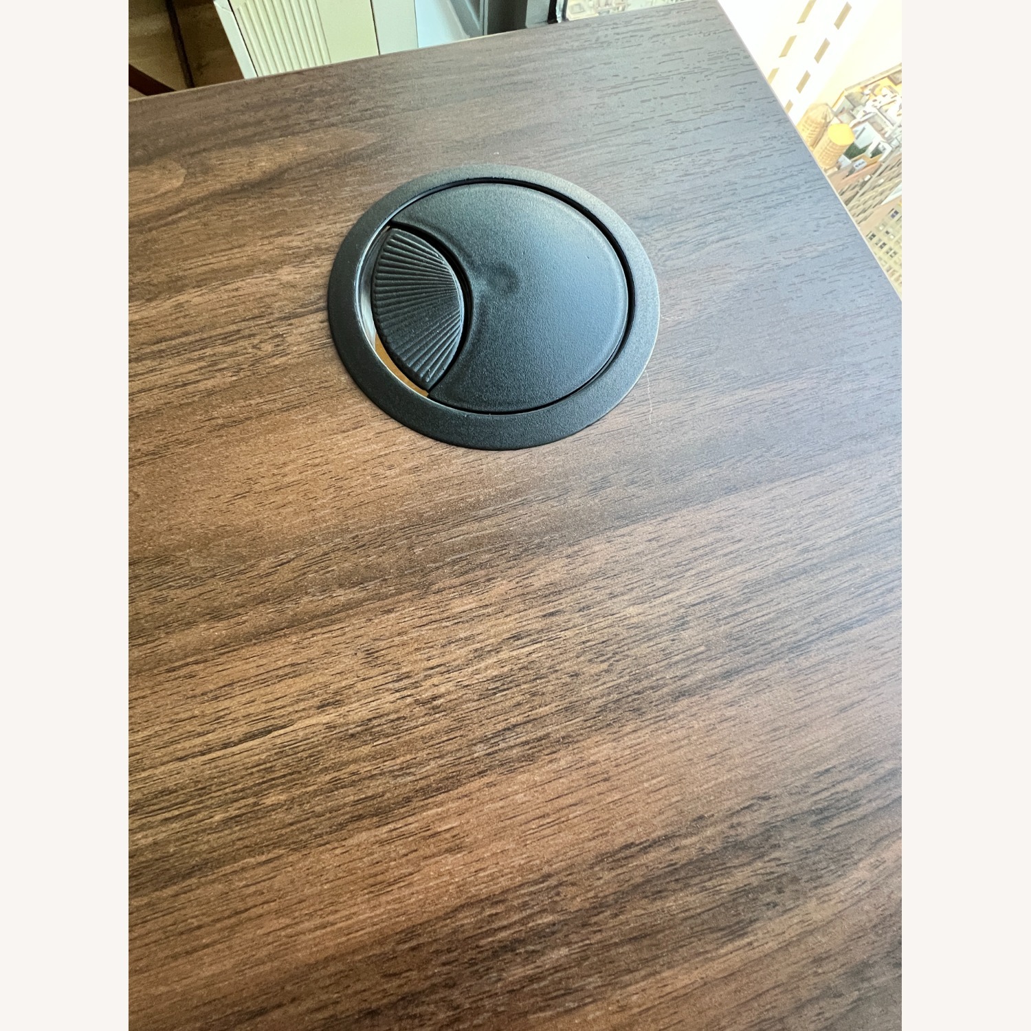 Uplift V2 Standing Desk – 42"x24" Walnut Laminate - image-7