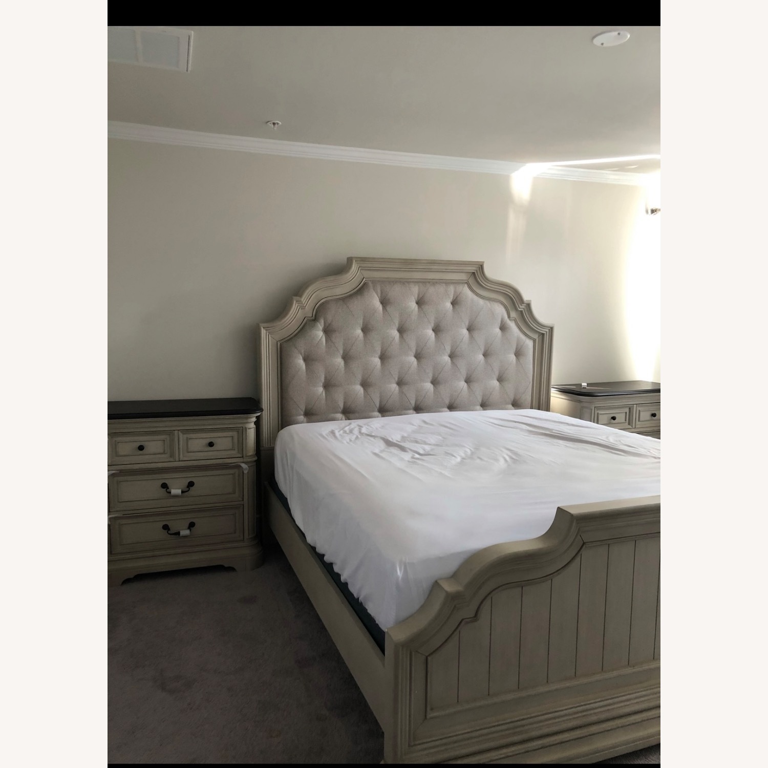 Haverty King Size Veranda Bed - image-3