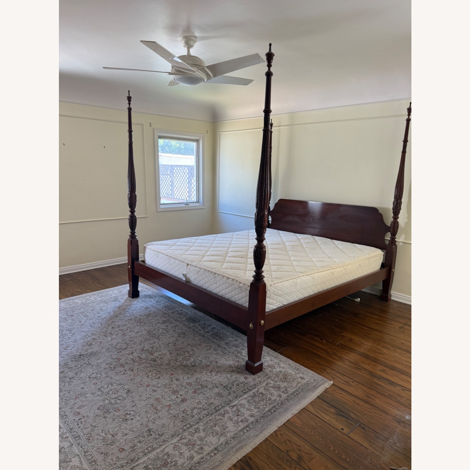 Ethan Allen King Size bed - AptDeco