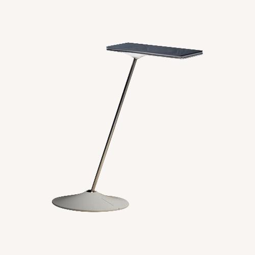 Used Humanscale Horizon 2.0 Desk Lamp for sale on AptDeco
