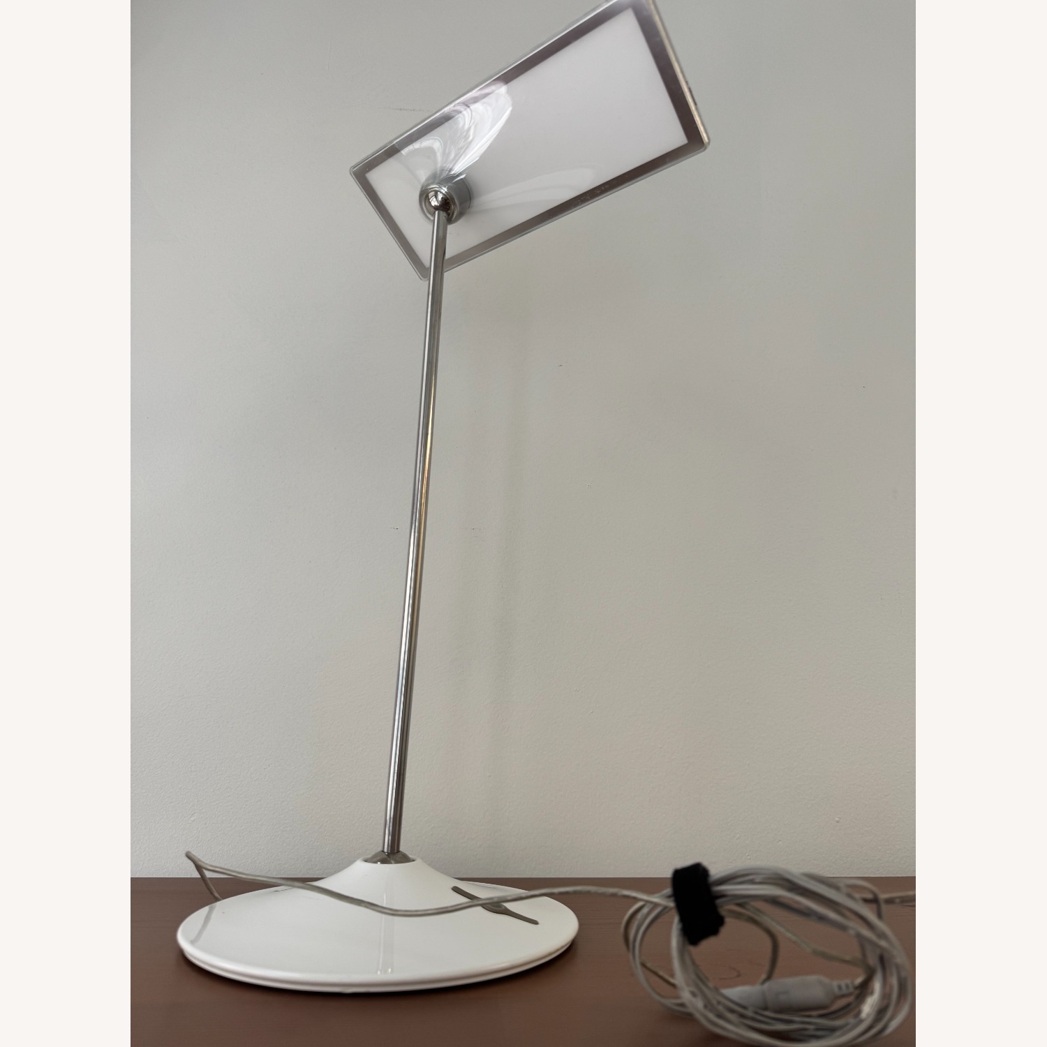 Humanscale Horizon 2.0 Desk Lamp - image-4