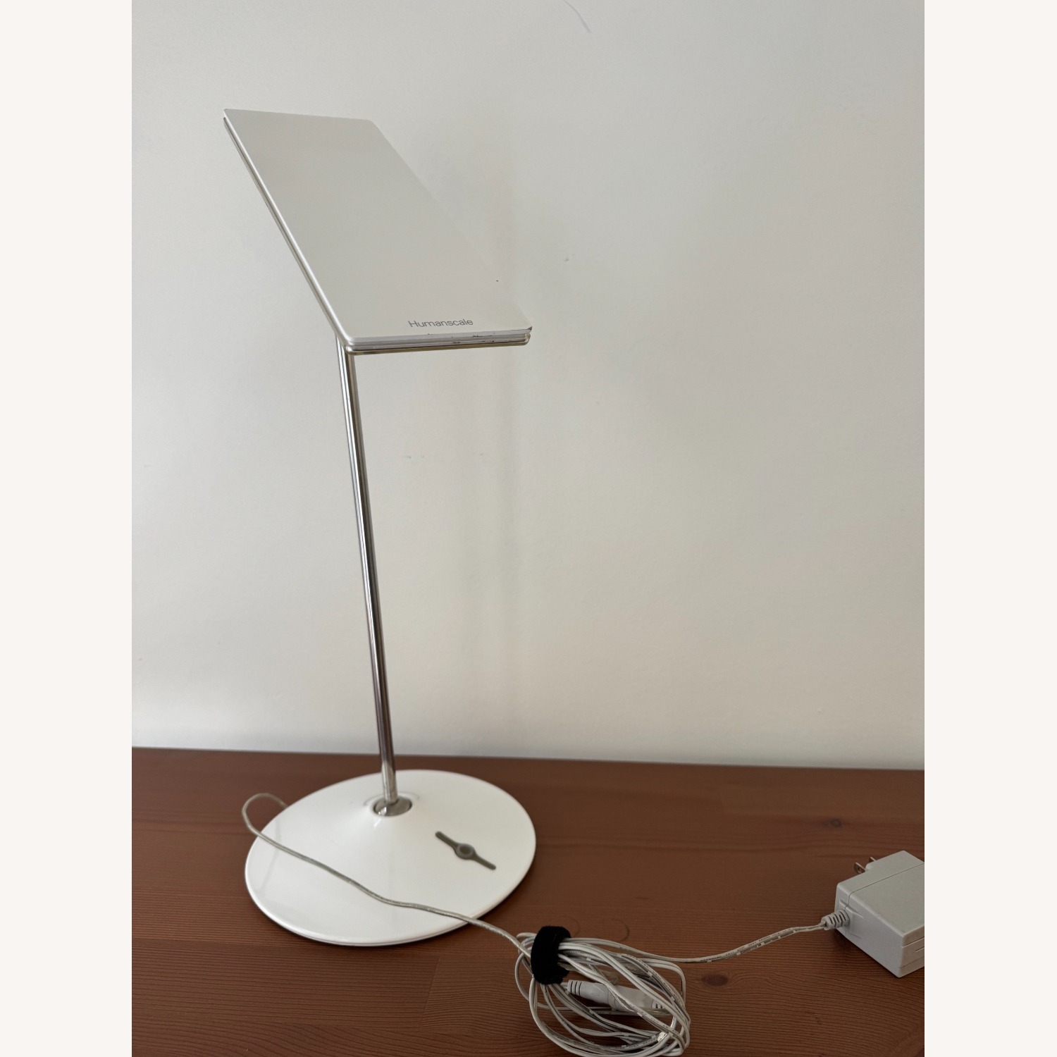 Humanscale Horizon 2.0 Desk Lamp - image-1