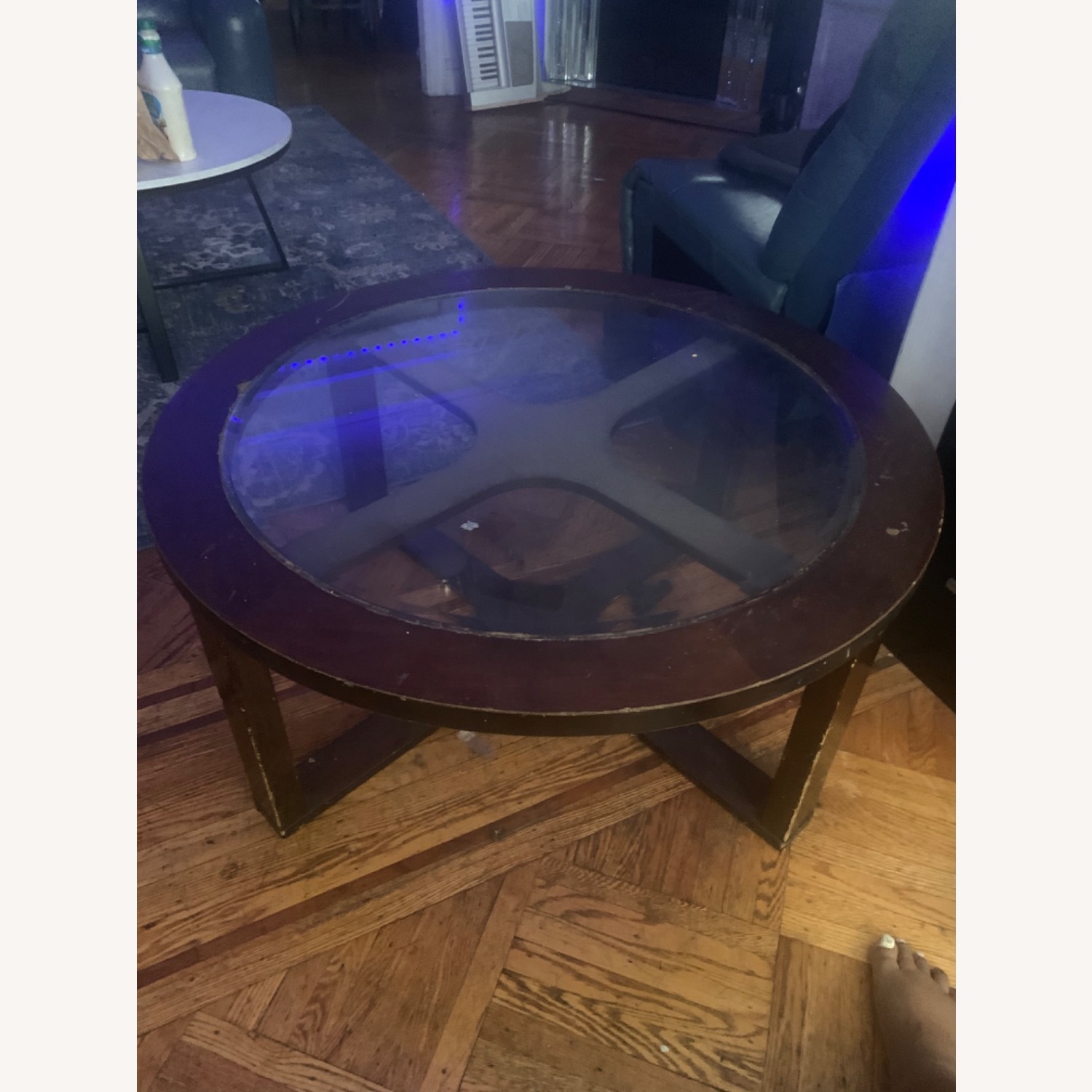 Round Coffe Wood Table With Glass - image-0