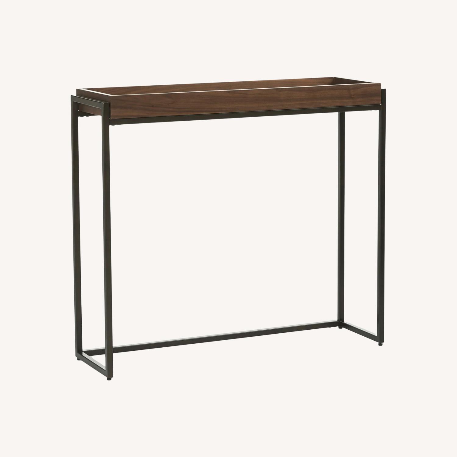 Article Oscuro 39" Console - Walnut - image-0