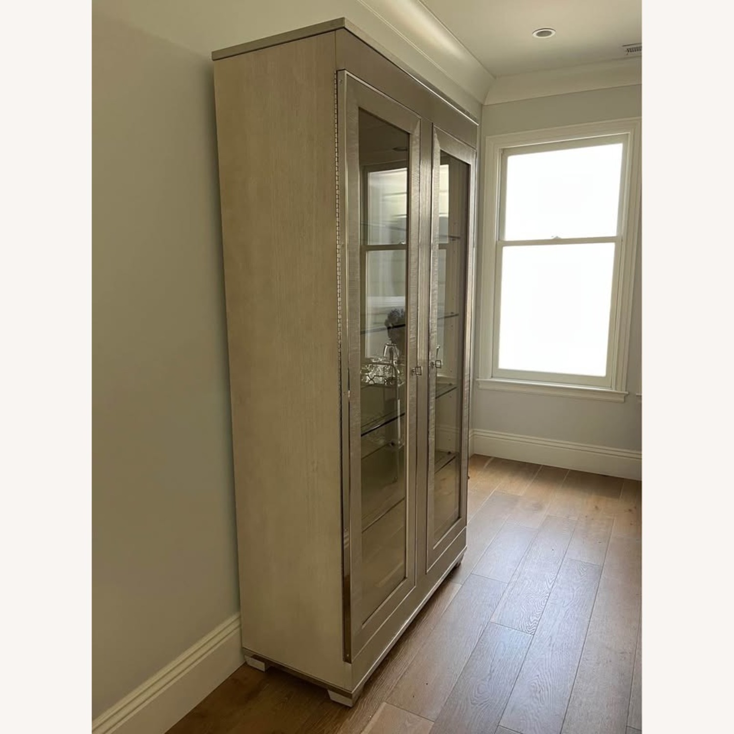 Bernhardt Criteria Display Cabinet - image-5