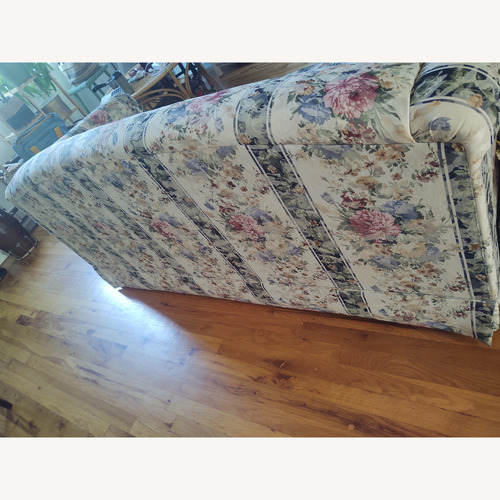 Used Cottage Style Sleeper Sofa for sale on AptDeco