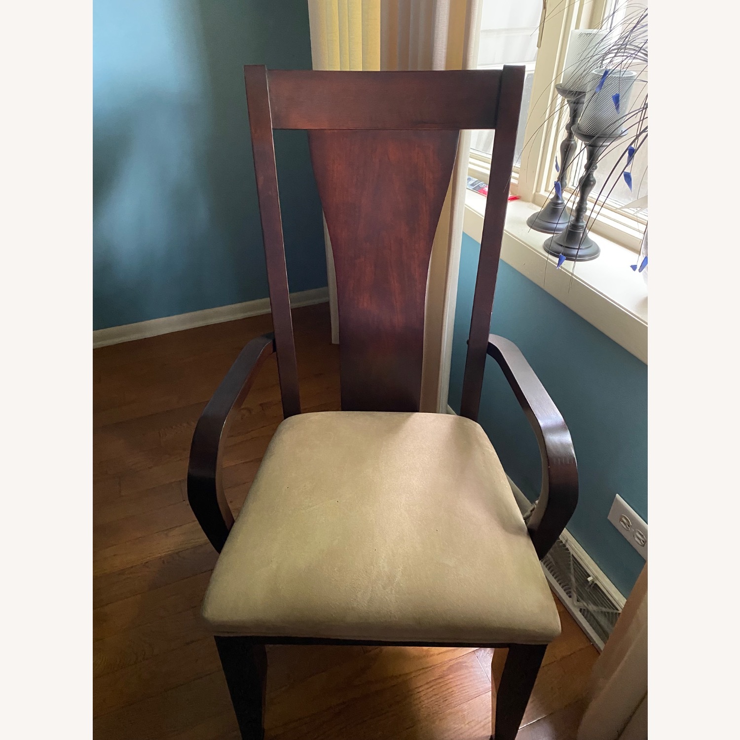 Dining Table W 8 Chairs - image-4