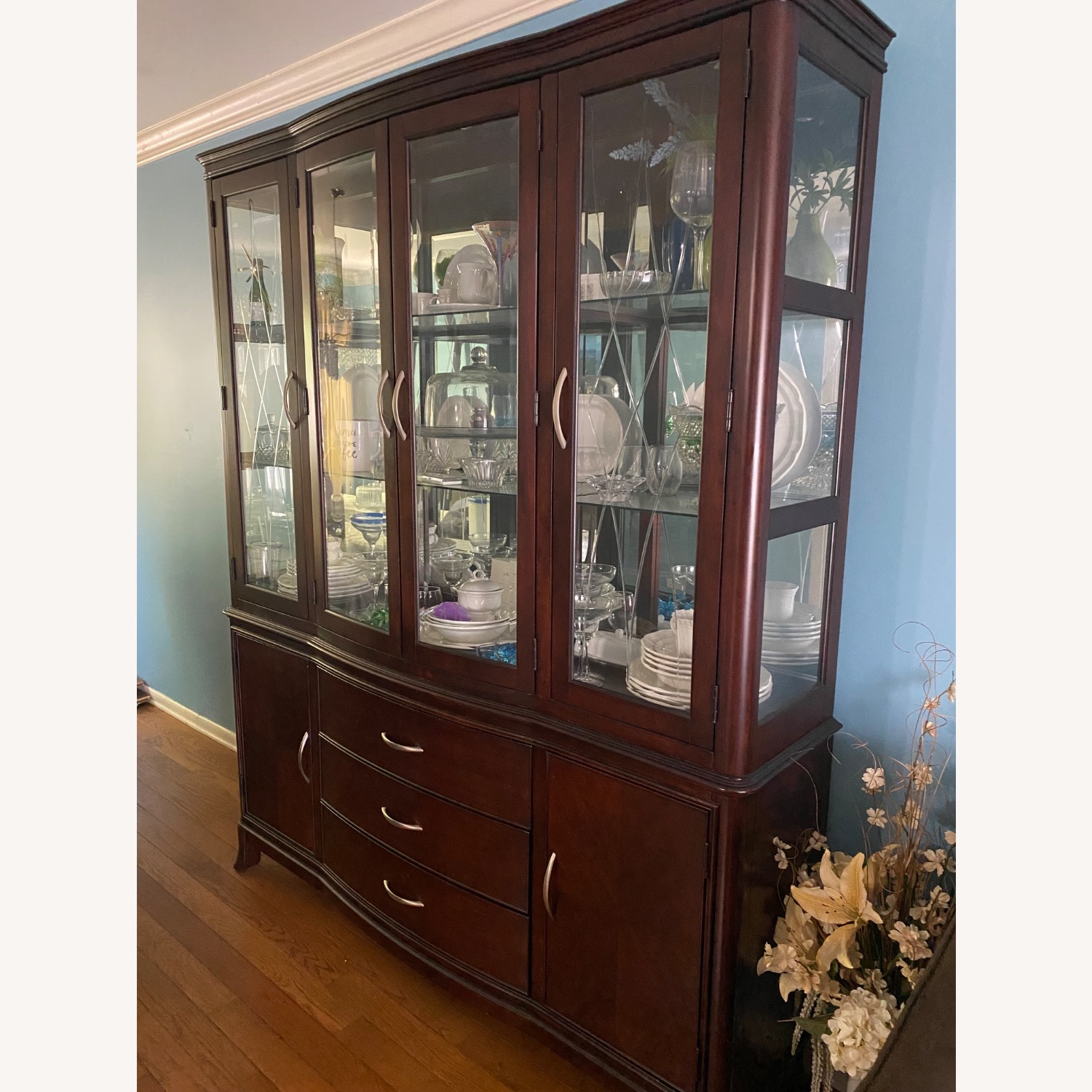 China Buffet W Hutch (China Cabinet) - image-3