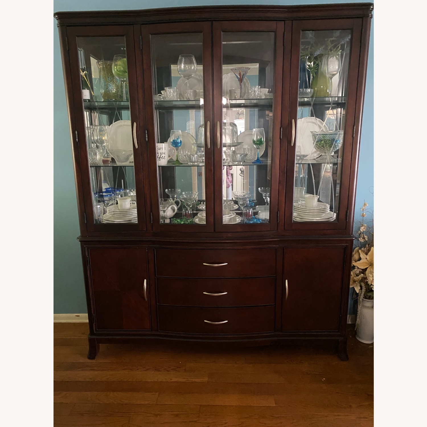 China Buffet W Hutch (China Cabinet) - image-1