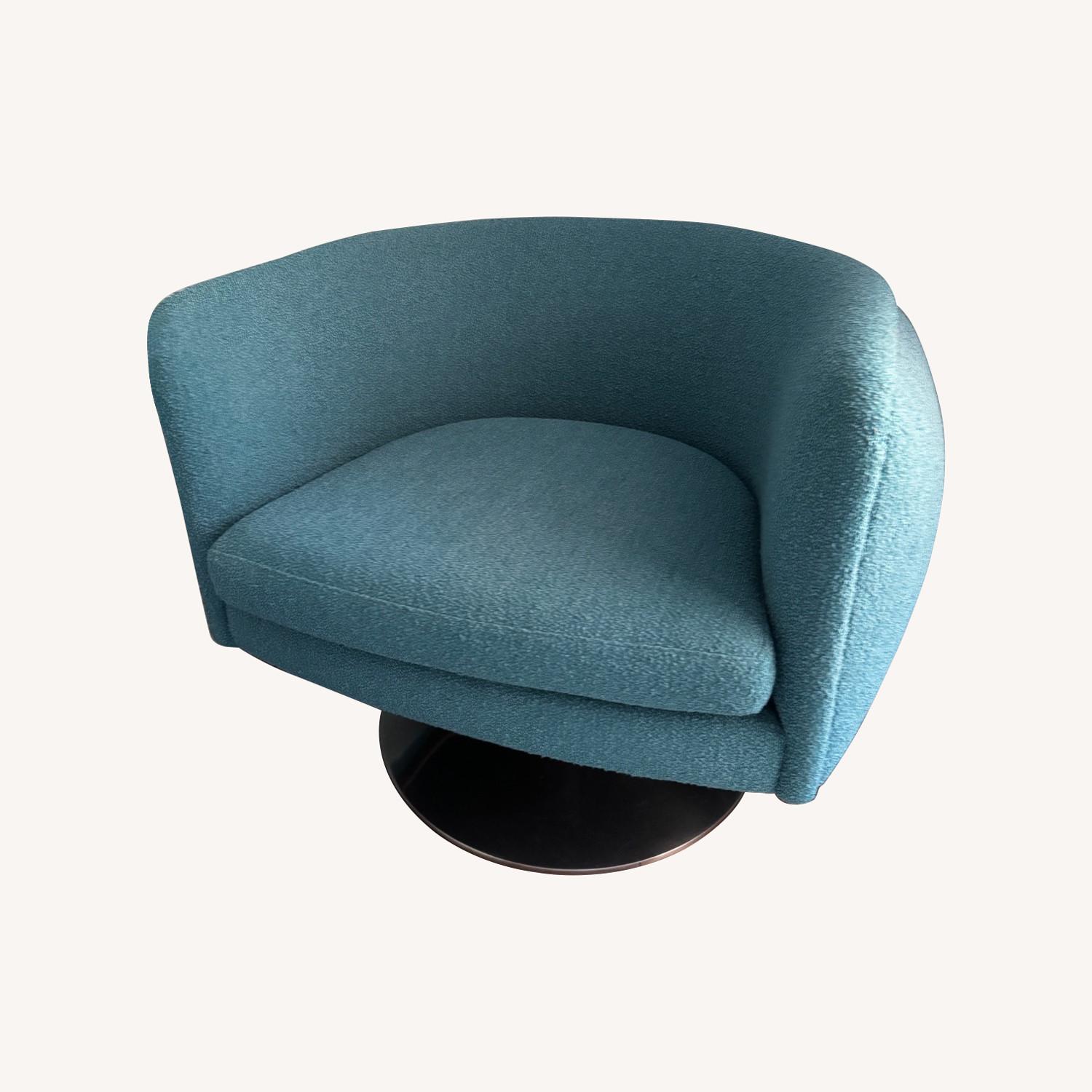 Knoll D'Urso Swivel Chair by Joseph Paul D'Urso - image-0