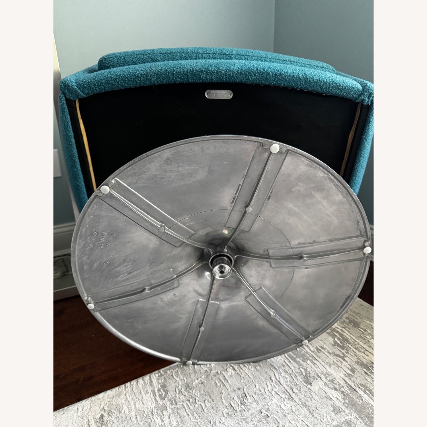 Knoll D'Urso Swivel Chair by Joseph Paul D'Urso - image-3