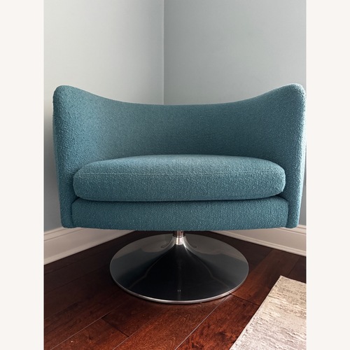 Used Knoll D'Urso Swivel Chair by Joseph Paul D'Urso for sale on AptDeco