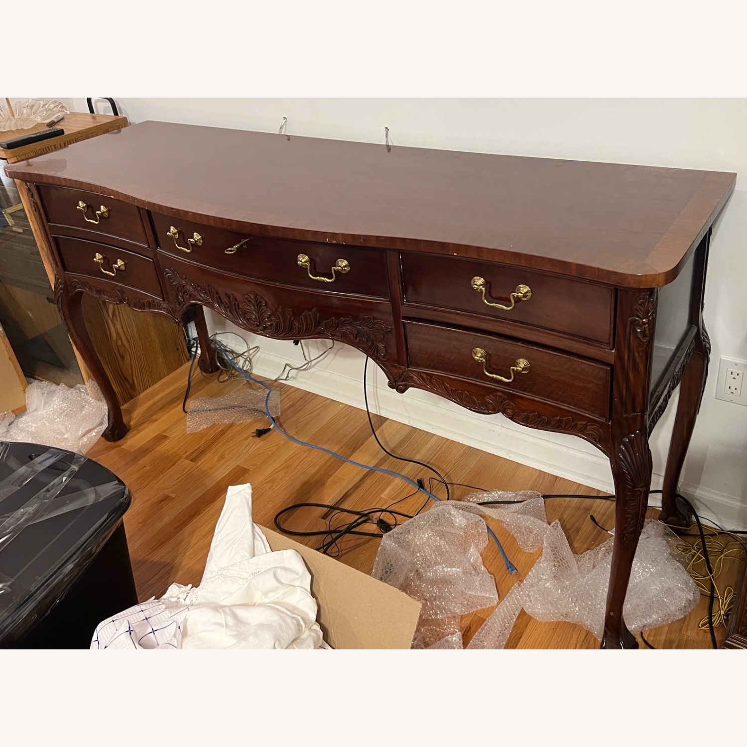 Chippandale Sideboard - image-2