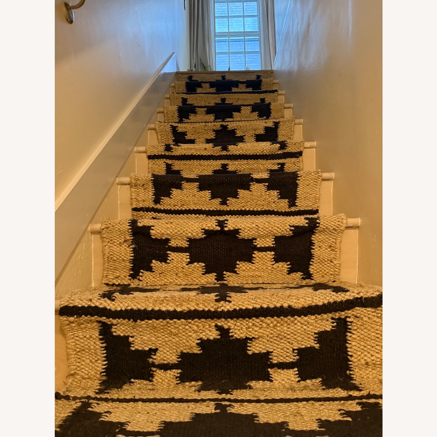 Rejuvenation Bowen 2.5’ x 24’ Jute Runner - image-3