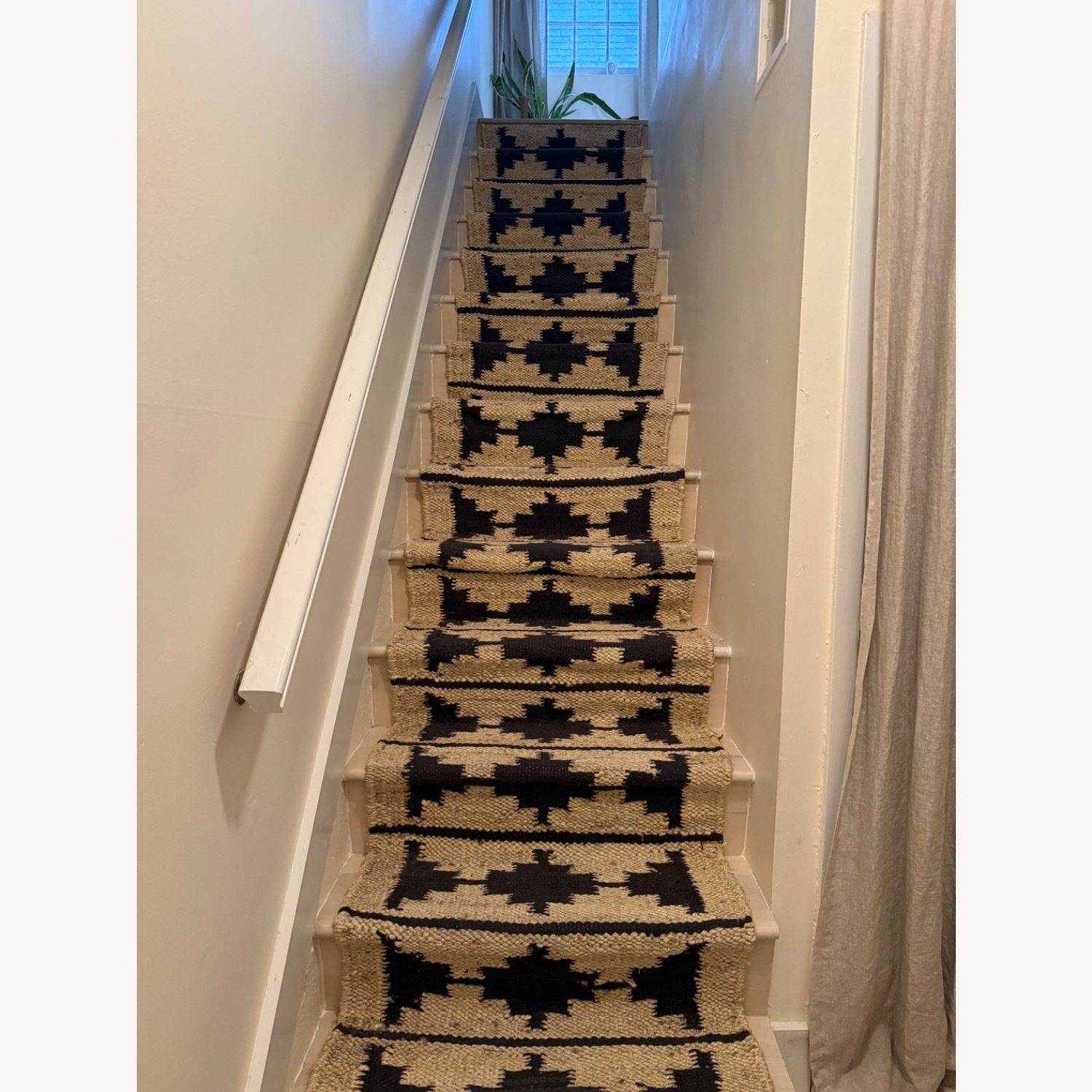 Rejuvenation Bowen 2.5’ x 24’ Jute Runner - image-1