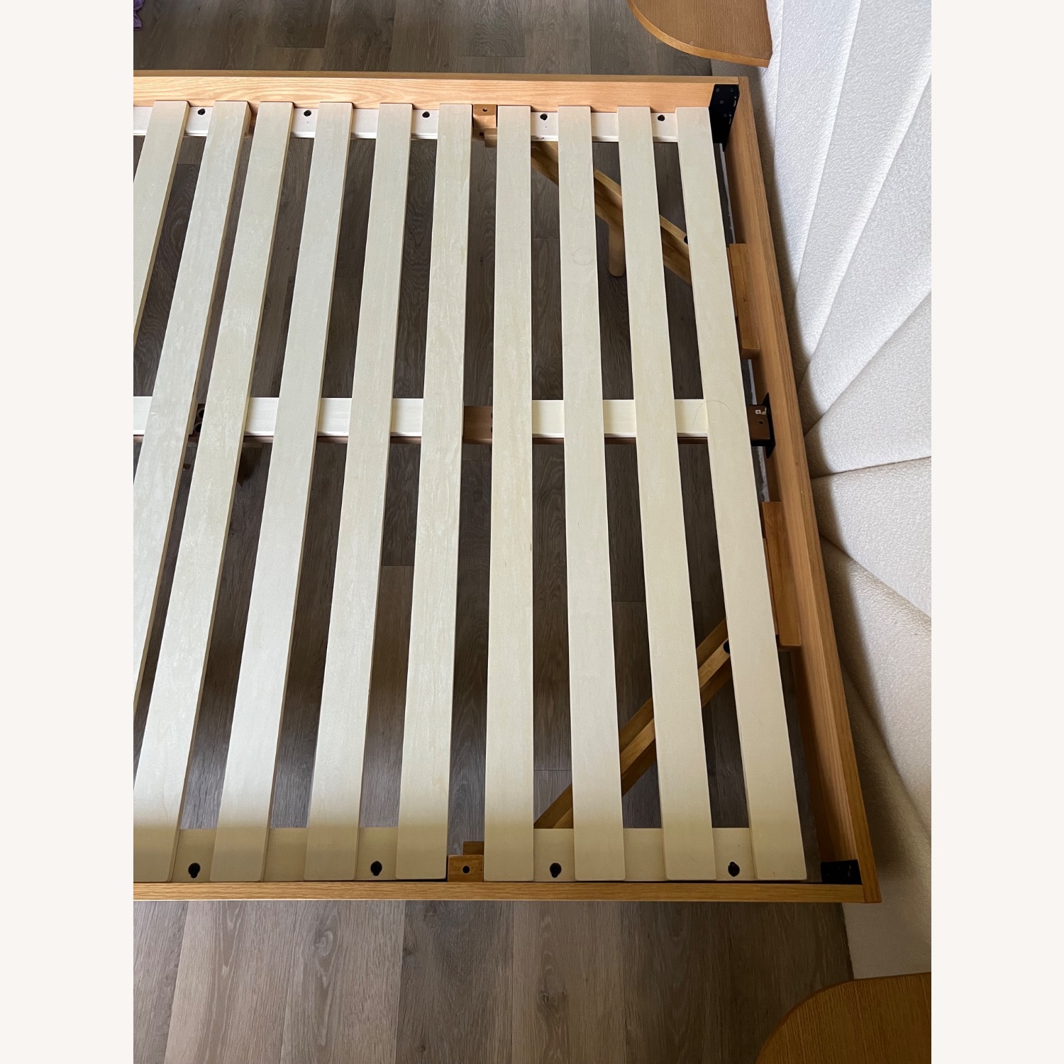 Article Basi Queen Oak Bedframe - image-5