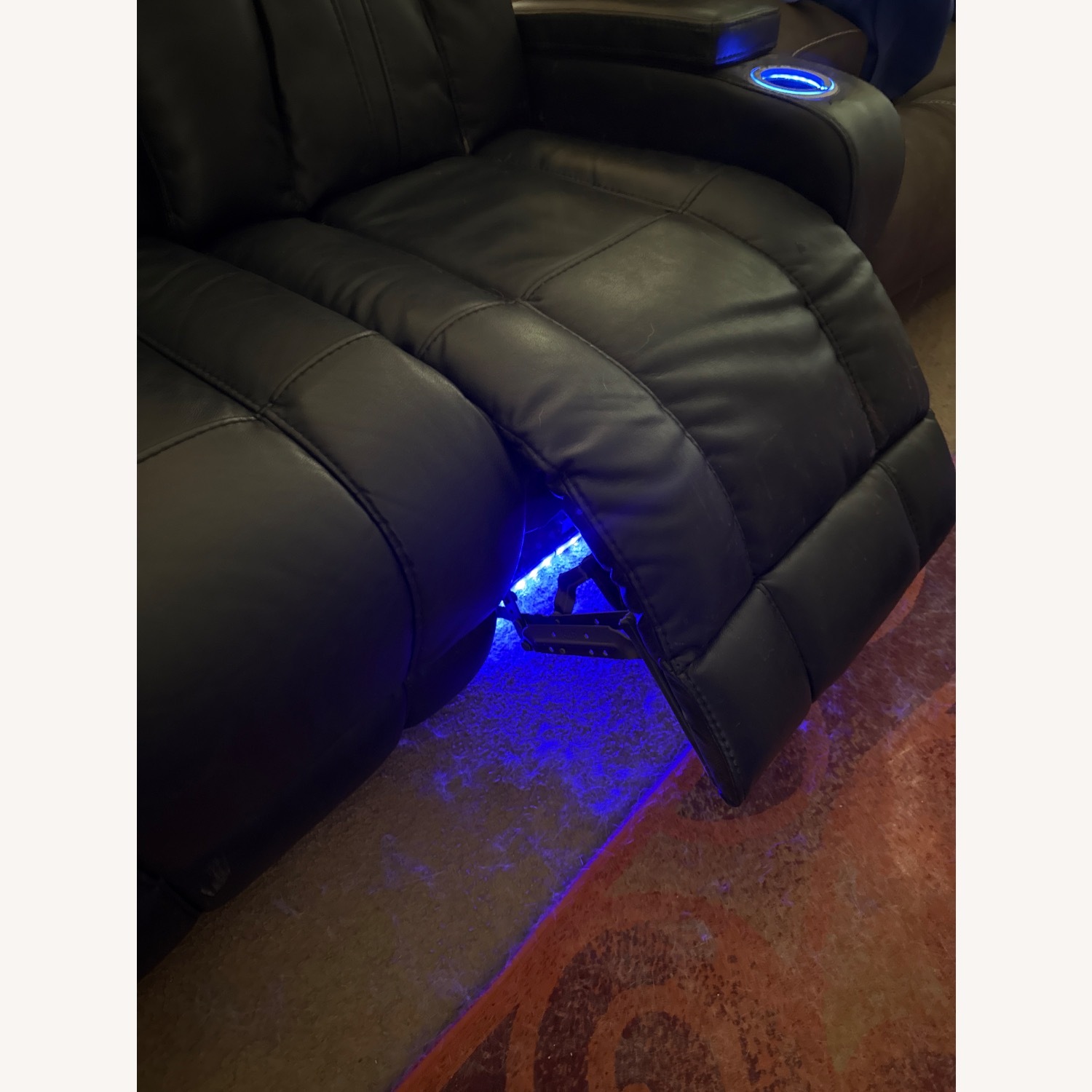 Kingvale Court Dual Power Reclining Loveseat - image-5