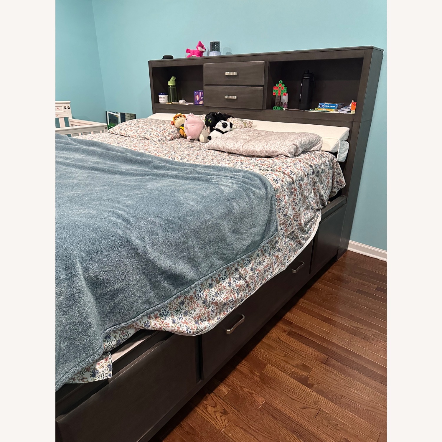 Coleman Catibrook Gray Bookcase King Storage Panel Bed - image-1