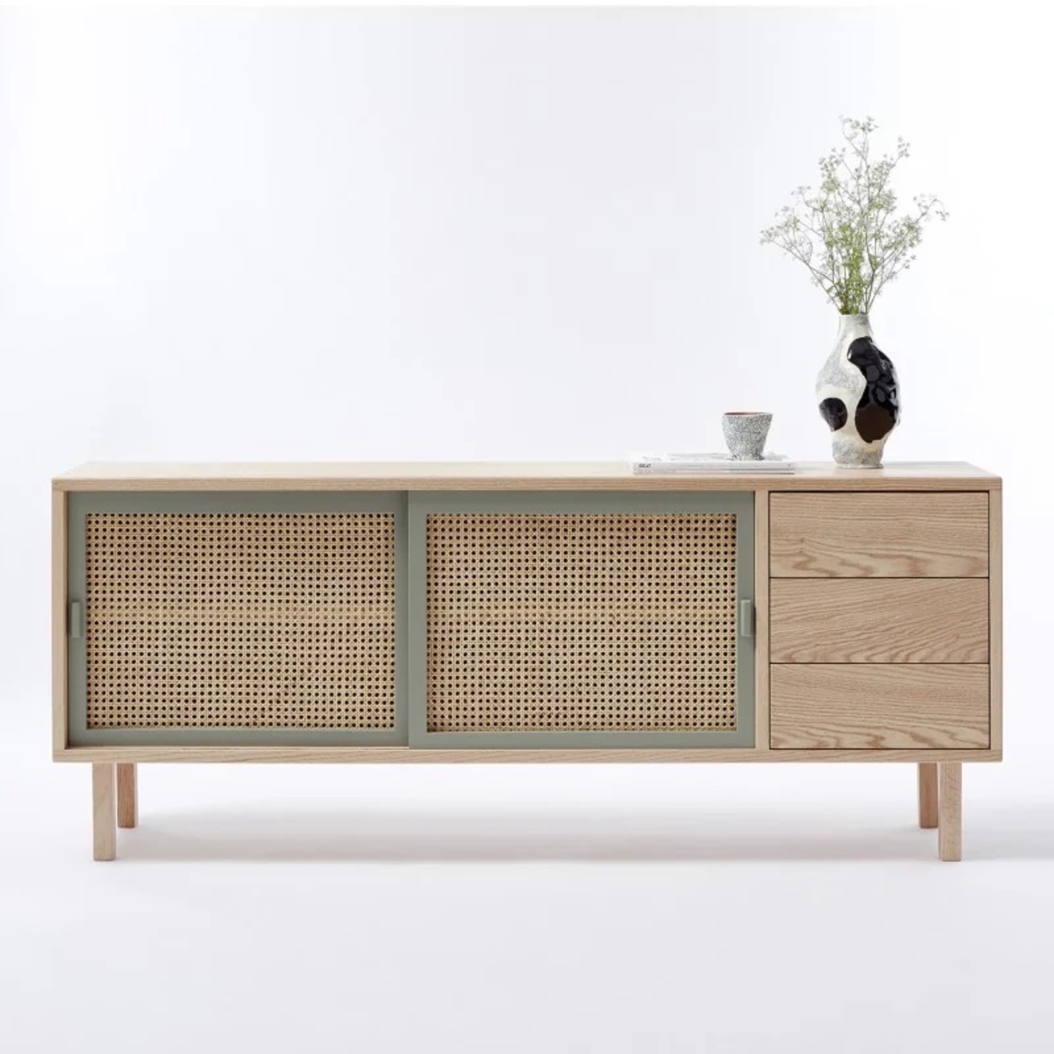 Colonel Sideboard - image-0