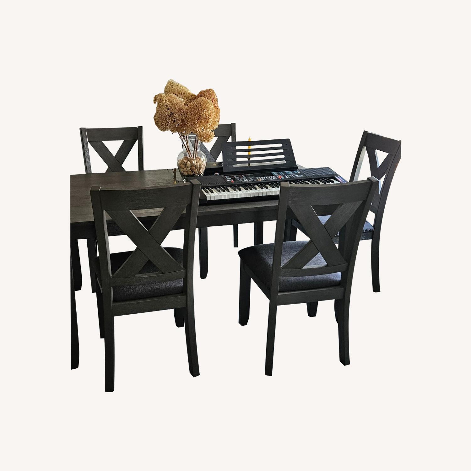 Dining Set. One Table and 6 Cushioned Chairs - image-0