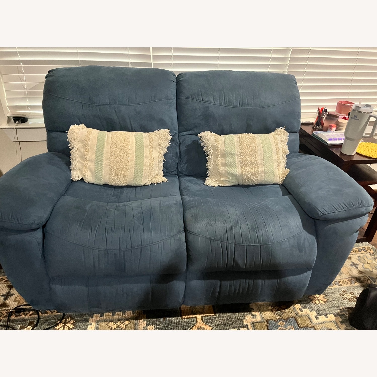 Rooms To Go Corinne Loveseat - image-1