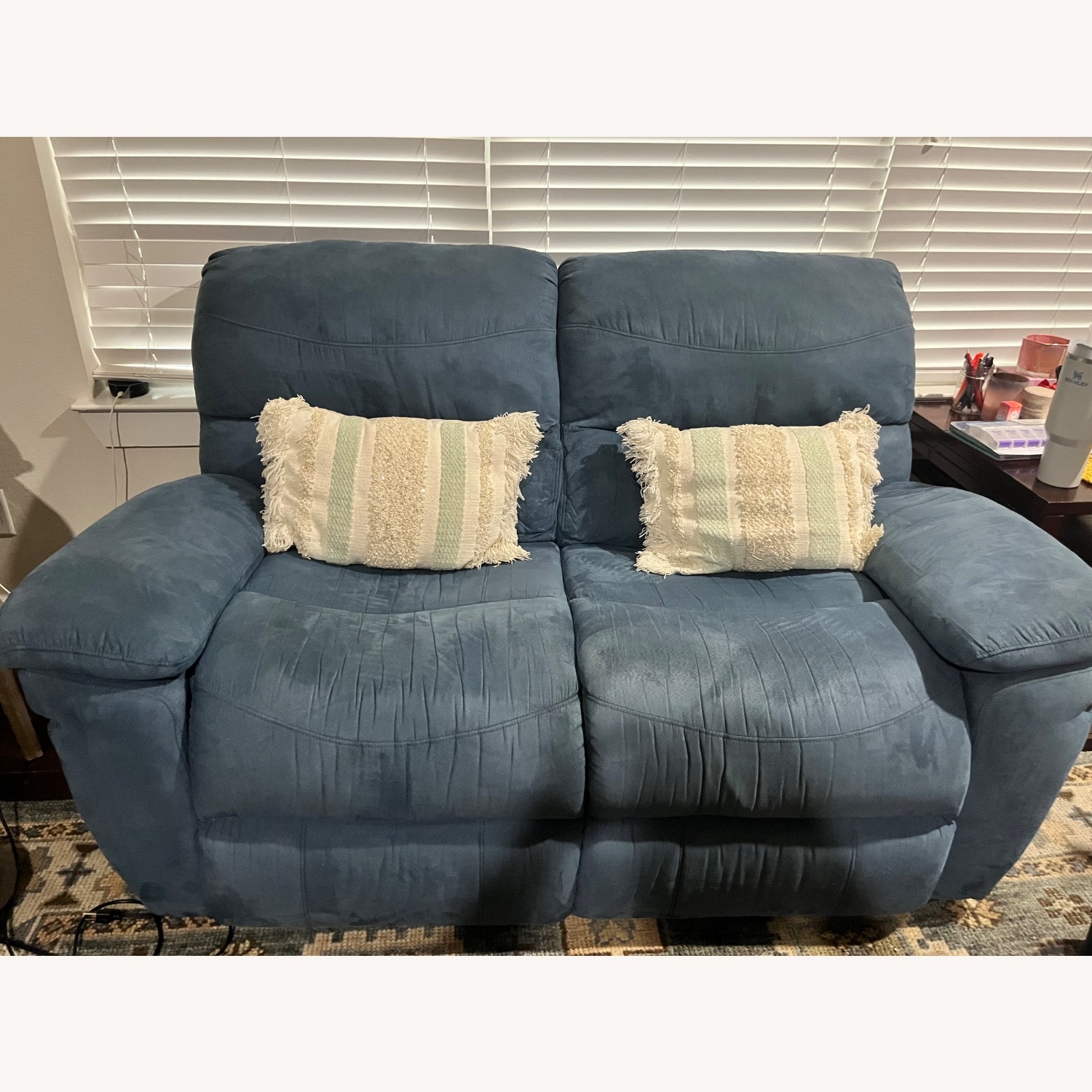 Rooms To Go Corinne Loveseat - image-3