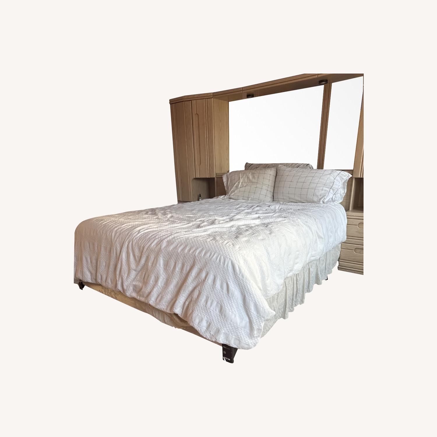 Bed and Base - image-0