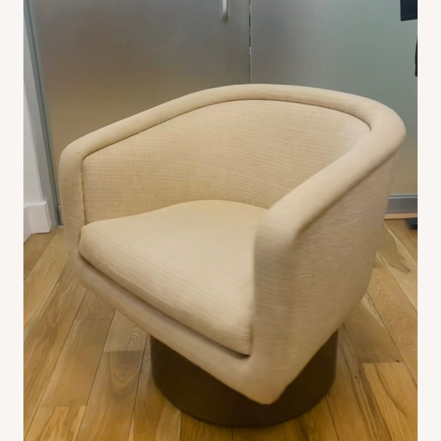 Leon Rosen 1970’s Swivel Armchair - image-6