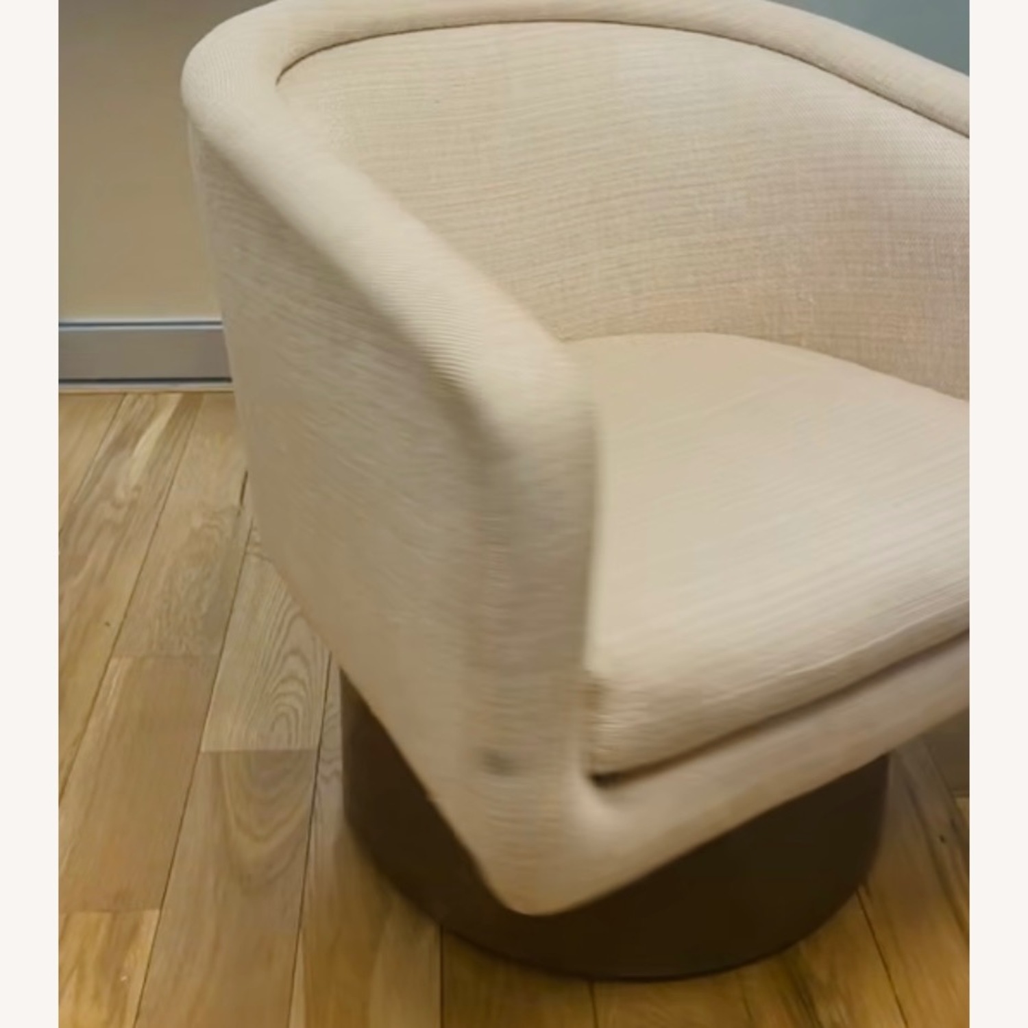 Leon Rosen 1970’s Swivel Armchair - image-4