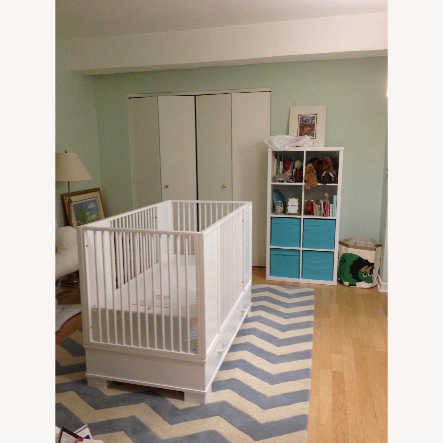 Duc Duc Morgan Crib (With Two Drawers) - image-2