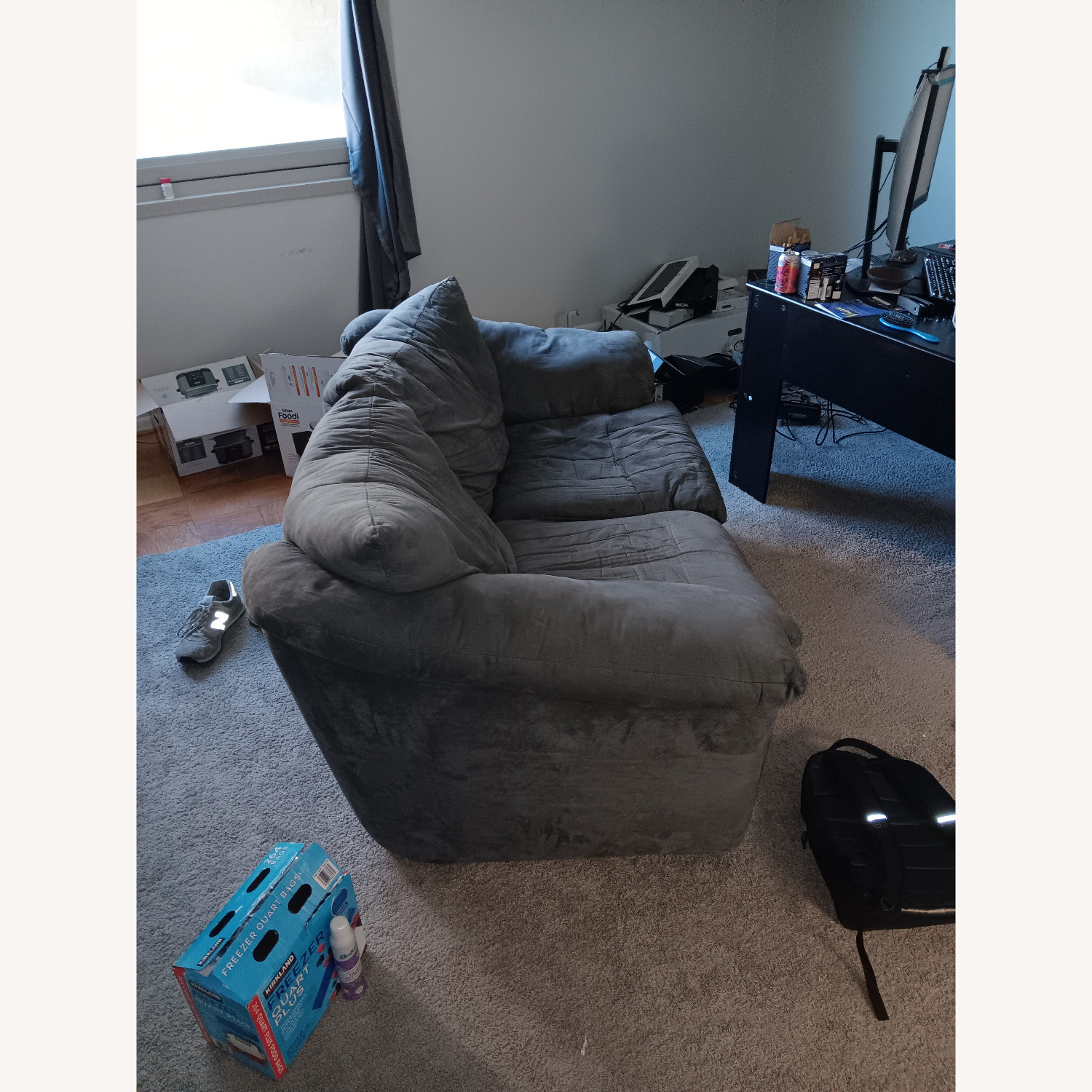 Klaussner Furniture Loveseat - image-4