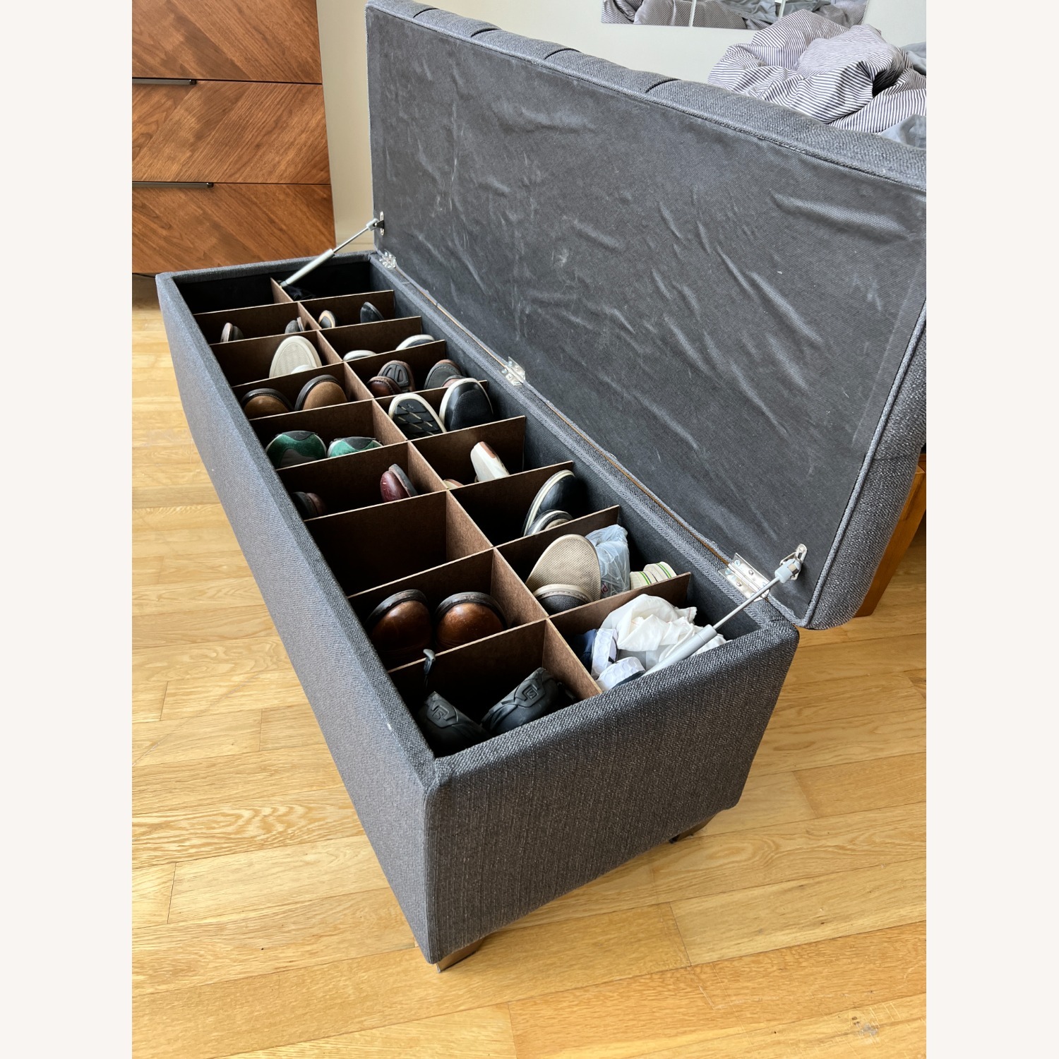 Upholstered Shoe Storage Bench – 18 Compartments - image-2