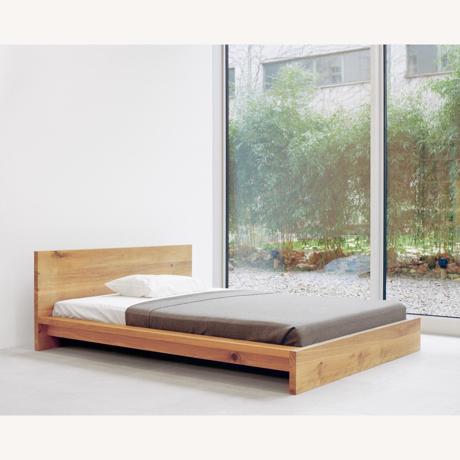 Mid-Century Modern E15 Mo Bed (Queen) - image-5