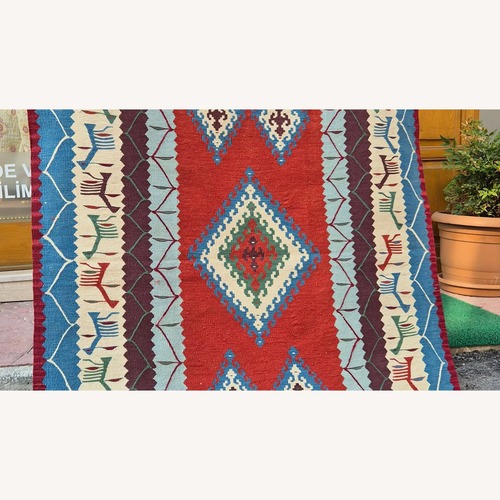 Used Oushak Flat-Weave Accent Rug Traditional Motfis for sale on AptDeco