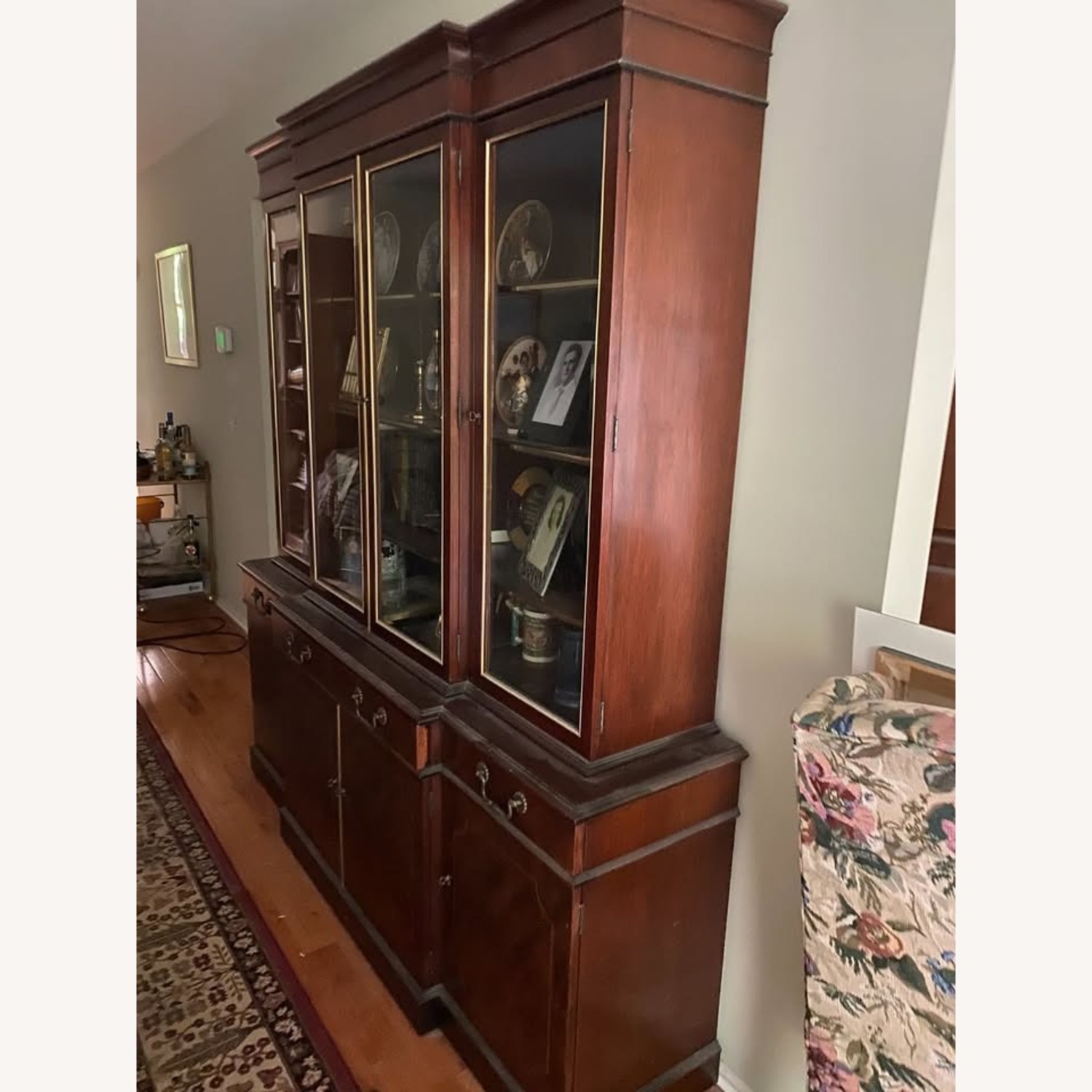 China cabinet/Curio Cabinet - image-2