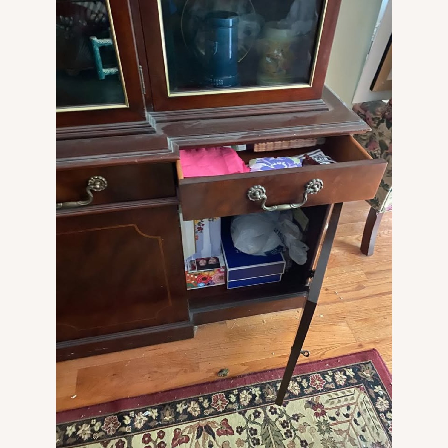 China cabinet/Curio Cabinet - image-8