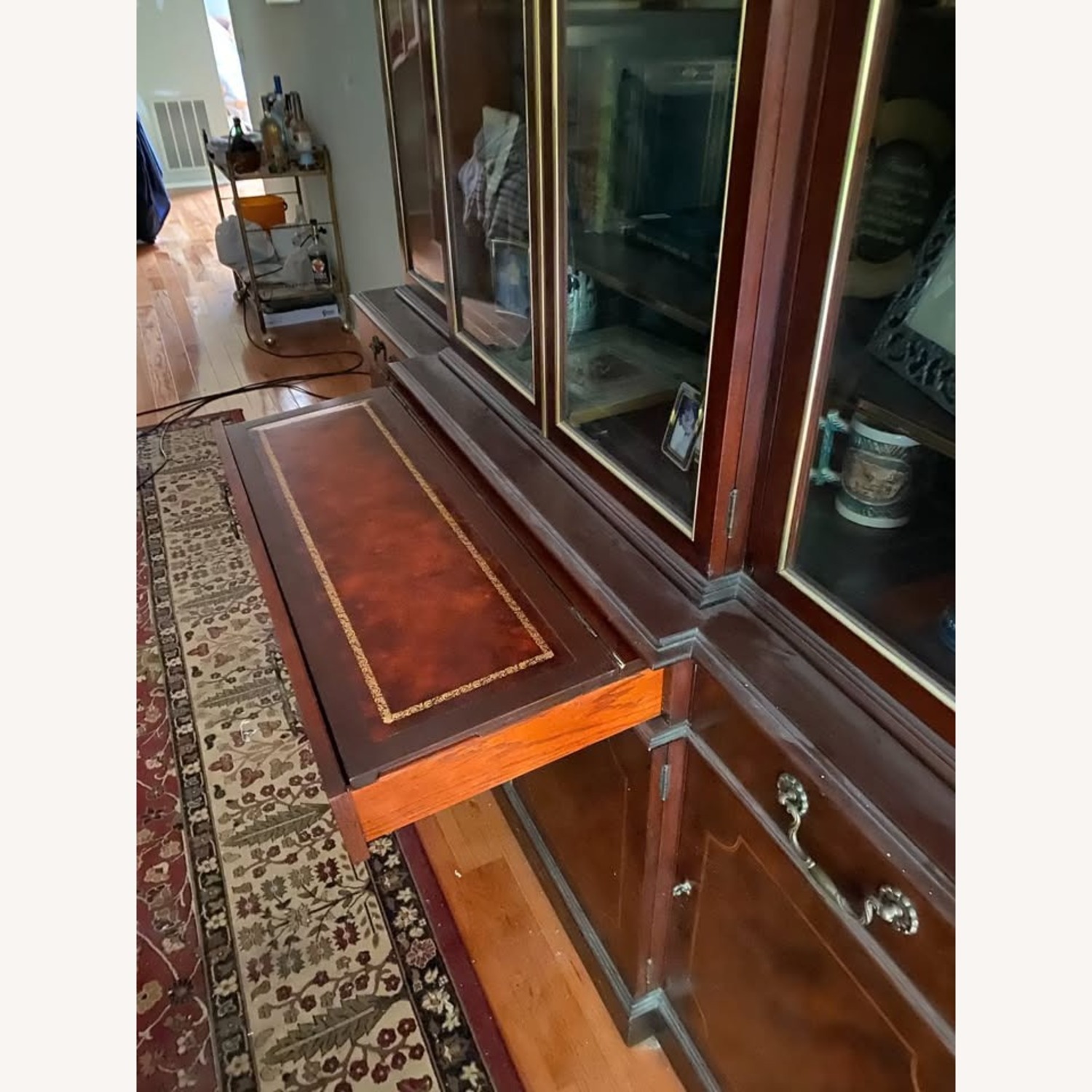 China cabinet/Curio Cabinet - image-3