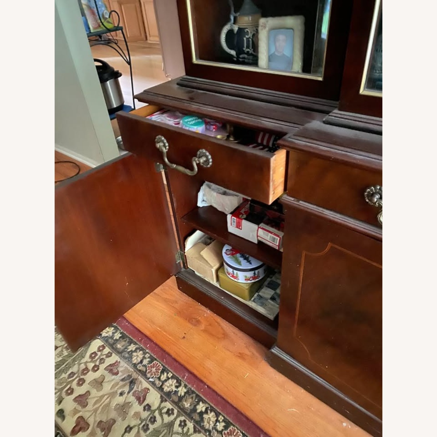 China cabinet/Curio Cabinet - image-7