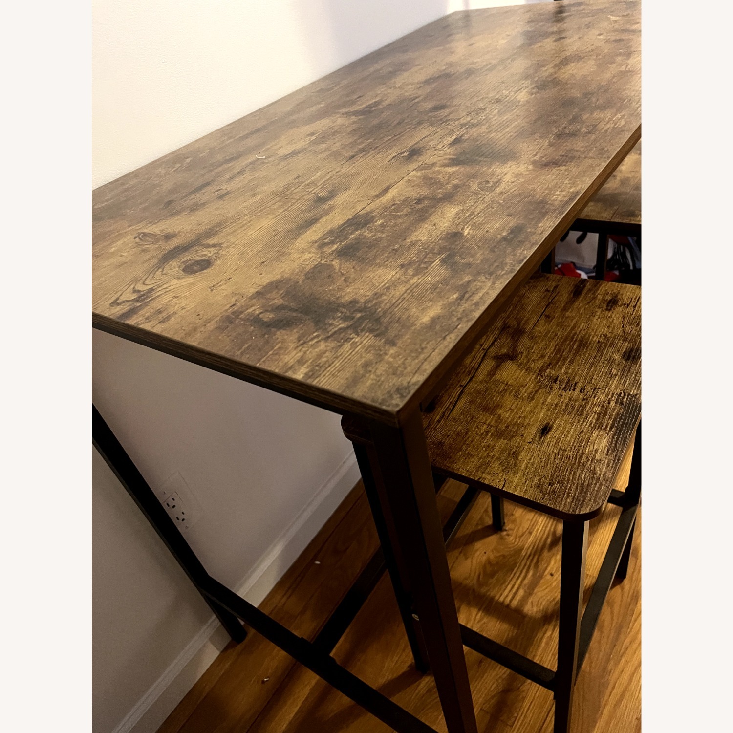 Dining Table with Bar Stools - image-2