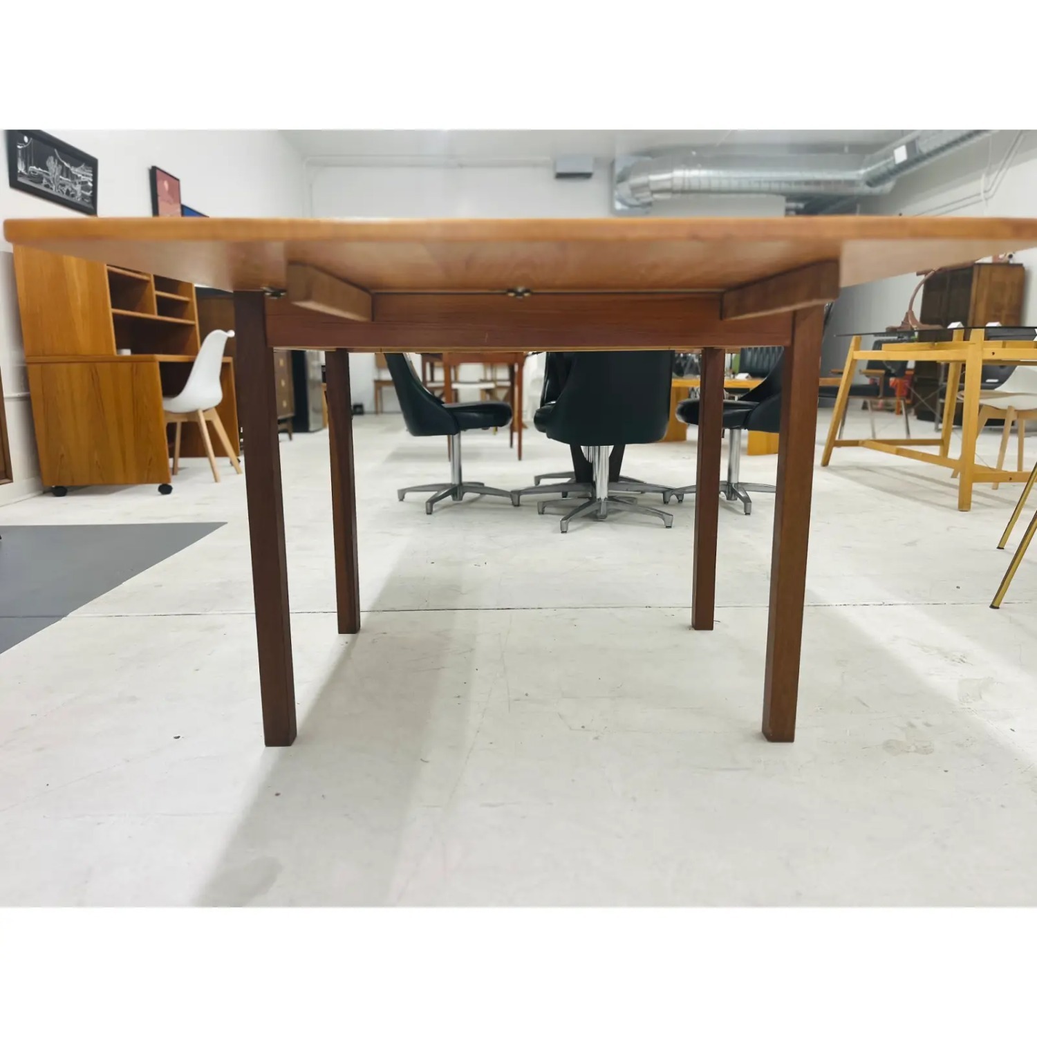 Ansager Mobler MCM Danish Teakwood Dining Table With Two Leaves - image-7