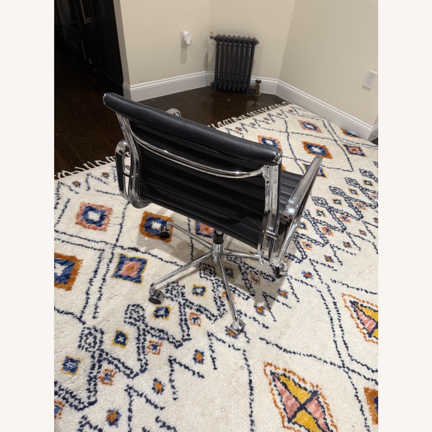 Eames Management Duke Chair  - image-2