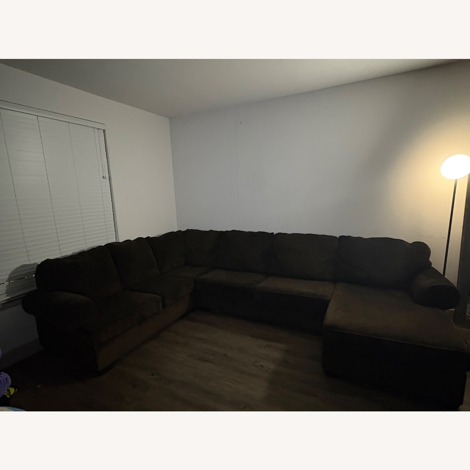 Vista 3-Piece Sectional with Chaise - image-3